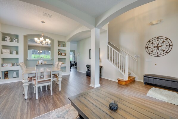 Interior - 5 Mi to Disney: Emerald Island Poolside Retreat (Kissimmee)