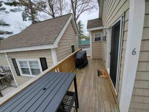 Lake views w private beach-Near Weirs Beach