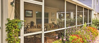 'siren Song' - Cozy Marathon Getaway w/ Garden!