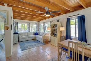 House (1 Bedroom) | Interior