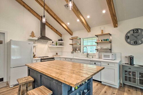 Trendy Palm City Cottage w/ Porch on 5 Acres!