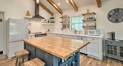Trendy Palm City Cottage w/ Porch on 5 Acres!