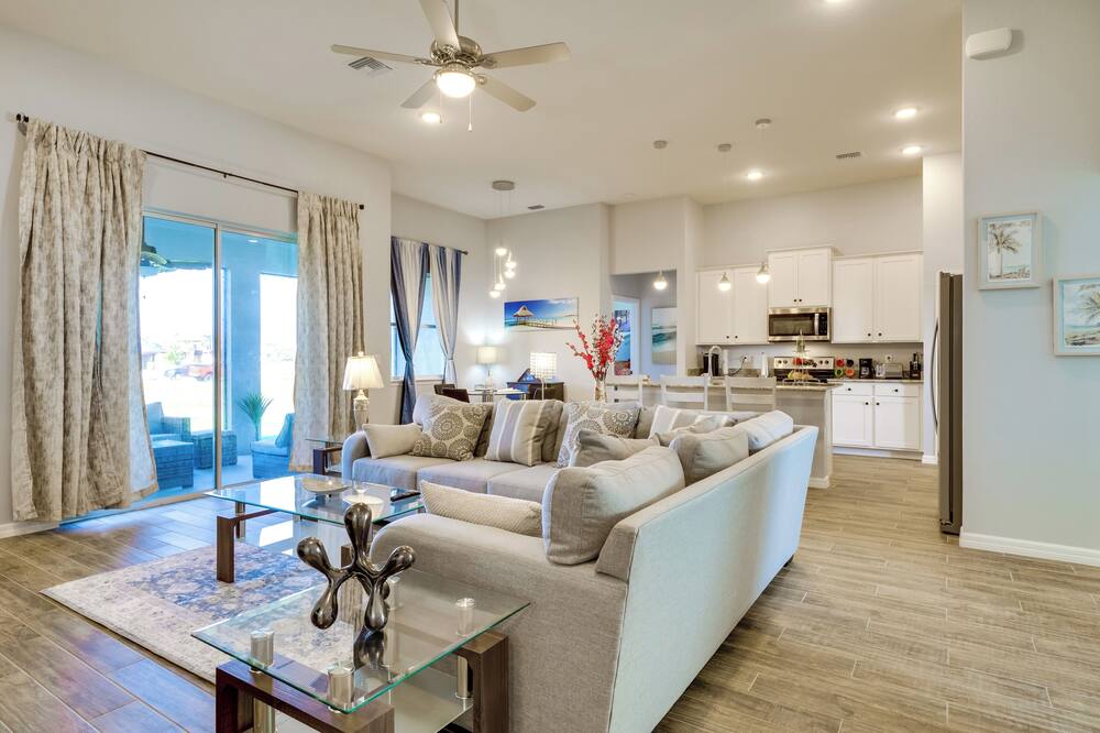 6 Mi to Sirenia Vista: Cape Coral Retreat w/ Grill - Burnt Store Marina, FL
