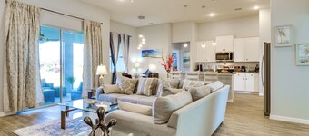 6 Mi to Sirenia Vista: Cape Coral Retreat w/ Grill