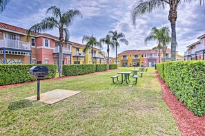 Apartment (3 Bedrooms) | Interior - Patio + Pool Access: Townhome < 9 Mi to Disney! (Kissimmee)