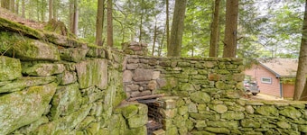 Rustic Berkshires Cottage at Lake Buel w/ Kayaks!