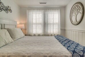 Cottage (2 Bedrooms) | Interior