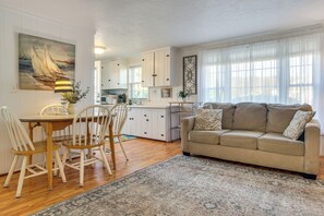 Cottage (2 Bedrooms) | Interior