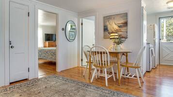 Cottage (2 Bedrooms) | Interior