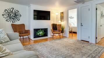 Cottage (2 Bedrooms) | Interior