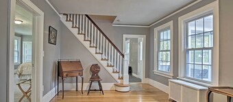 Beautiful Lenox Home, 3 Mi to Shakespeare & Co!