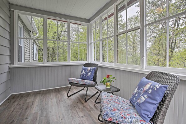 House (3 Bedrooms) | Interior - Beautiful Lenox Home, 3 Mi to Shakespeare & Co! (Lenox)