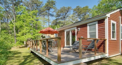 3 Mi to Beach & Town: Martha's Vineyard Home