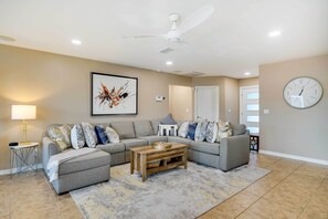 Interior - Family Home w/ Outdoor Oasis in Cape Coral! (Cape Coral)