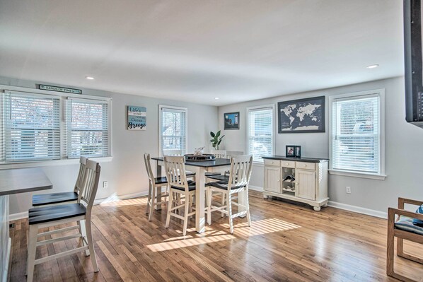 House (3 Bedrooms) | Interior - Walk to Great Pond: Spacious East Falmouth Home (East Falmouth)