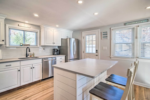 House (3 Bedrooms) | Interior - Walk to Great Pond: Spacious East Falmouth Home (East Falmouth)