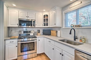 House (3 Bedrooms) | Interior - Walk to Great Pond: Spacious East Falmouth Home (East Falmouth)