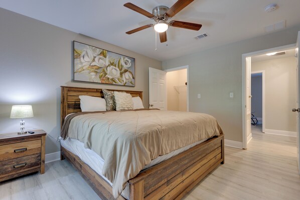 Apartment (2 Bedrooms) | Interior - Dog-friendly Pensacola Duplex ~ 7 Mi to Downtown (Pensacola)