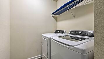 Rumah (4 Bedrooms) | Interior