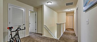 Jax Home w/ Yard - 10 Mi to Adventure Landing!