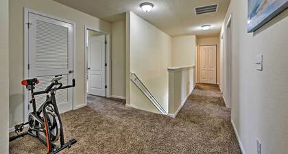 Jax Home w/ Yard - 10 Mi to Adventure Landing!