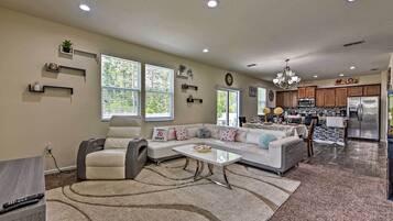 House (4 Bedrooms) | Interior