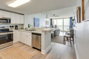 Apartment (3 Bedrooms) | Interior - Resort Amenities: Beachfront Panama City Condo! (Panama City Beach)