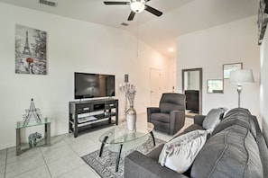Interior - Sunny Abode < 1 Mi to Peace River Preserve! (Punta Gorda)