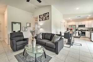 House (3 Bedrooms) | Interior