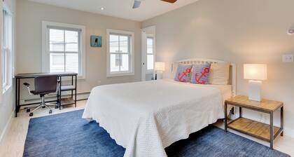 Walk to Beach & Commercial Street! Condo w/ Patio