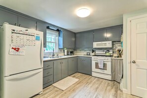 Interior - Yarmouth Cottage w/ Grill & Yard, Walk to Beach (West Yarmouth)