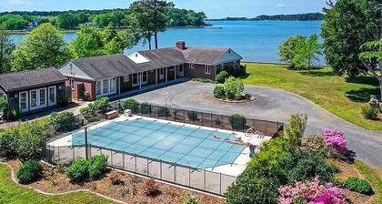 Bayfront Retreat w/ Game Room + Outdoor Pool!