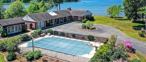 House (4 Bedrooms) | Front of property