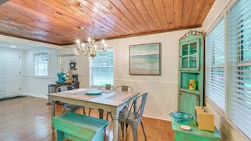 Cottage (2 Bedrooms) | Interior