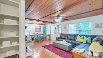 Cottage (2 Bedrooms) | Interior