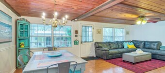 2 Mi to Marina: Inglis Retreat w/ Boat Parking