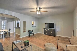 Apartment (2 Bedrooms) | Interior - Pet Friendly Gainesville Getaway ~ 2 Mi to UF (Gainesville)