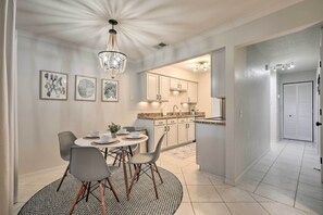 Apartment (2 Bedrooms) | Interior - Sunny St Augustine Condo w/ Wifi - Walk to Beach! (St. Augustine)