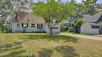 Cottage (3 Bedrooms) | Front of property