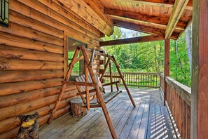 House (3 Bedrooms) | Interior - Private Chester Home w/ Deck, Mins to Skiing! (Chester)