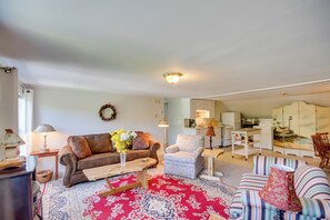 Apartment (2 Bedrooms) | Interior - Manchester Center Retreat w/ Mtn View, Near Skiing (Manchester Center)