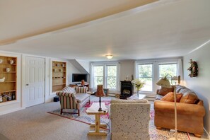 Apartment (2 Bedrooms) | Interior - Manchester Center Retreat w/ Mtn View, Near Skiing (Manchester Center)