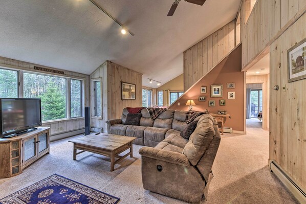 House (4 Bedrooms) | Interior - Dover Home: 7 Mi to Mount Snow Grand Summit Resort (East Dover)