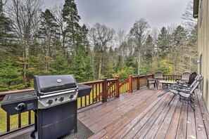 House (4 Bedrooms) | Interior - Dover Home: 7 Mi to Mount Snow Grand Summit Resort (East Dover)