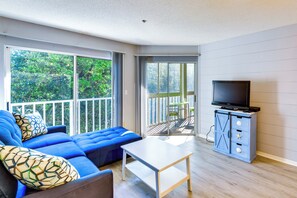 Apartment (2 Bedrooms) | Interior - Walk to Beach: Home w/ Porch on Anna Maria Island! (Holmes Beach)