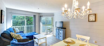 Walk to Beach: Home w/ Porch on Anna Maria Island!