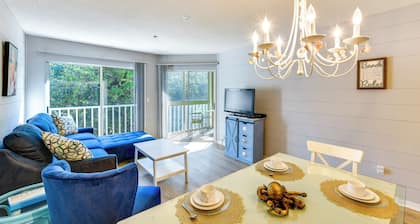 Walk to Beach: Home w/ Porch on Anna Maria Island!