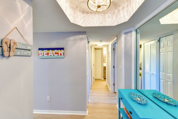 Apartment (2 Bedrooms) | Interior - Walk to Beach: Home w/ Porch on Anna Maria Island! (Holmes Beach)
