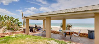 Beach & Pool Access: Gulf Coast Villa w/ Balcony