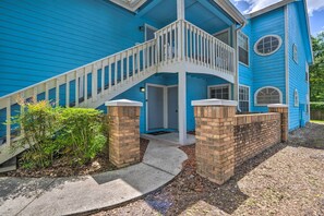 Front of property - Kissimmee Condo w/ Pool Access, 6 Mi to Disney! (Kissimmee)